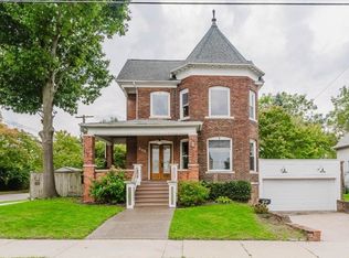 302 W Wood St, Bloomington, IL 61701