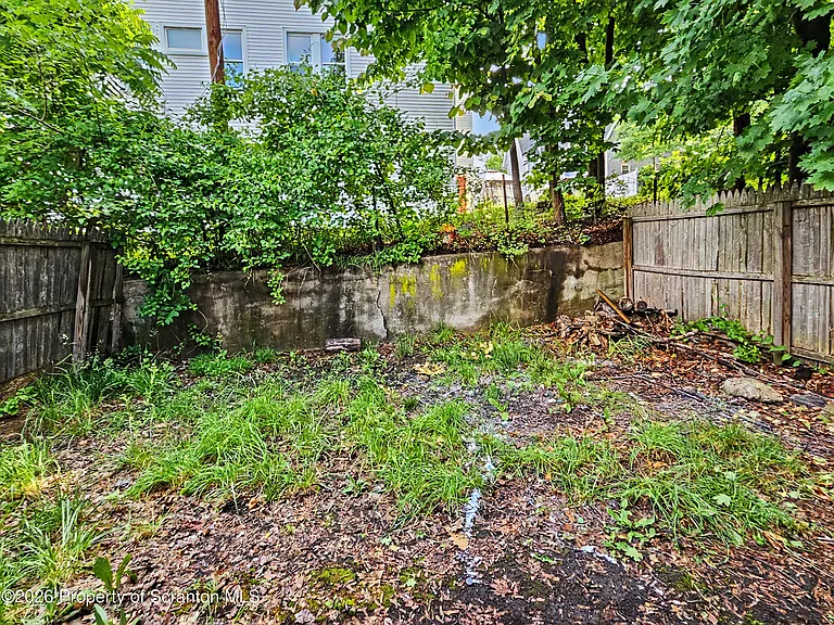 907 Green Ridge St #R — Photo 14