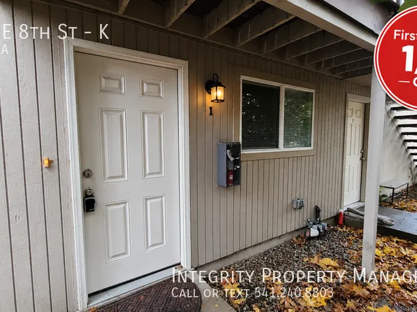 704 NE 8th St, Grants Pass, OR