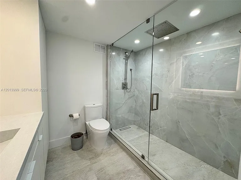 2899 Collins Ave #1414 — Photo 10