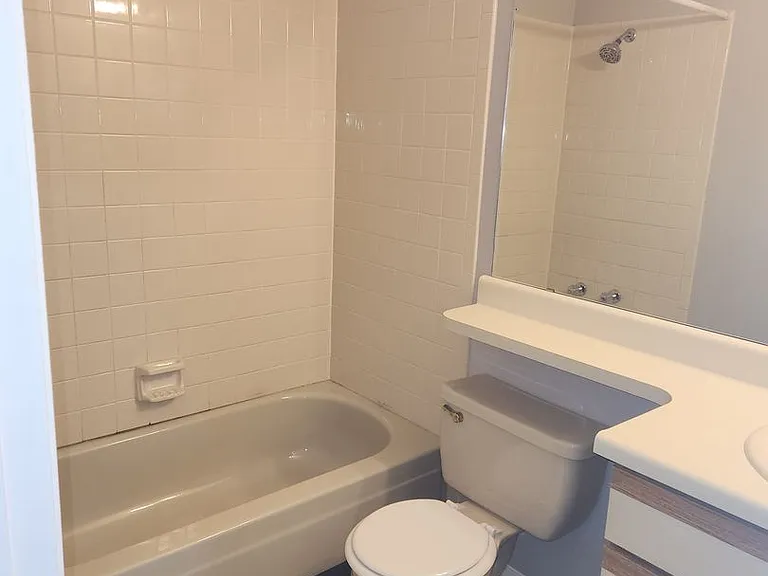8069 Lexington Park Dr — Photo 10