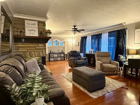 3rd image of 125 Jefferson Park Dr