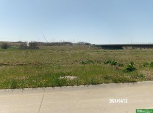 18451 Greenleaf St, Omaha, NE 68136