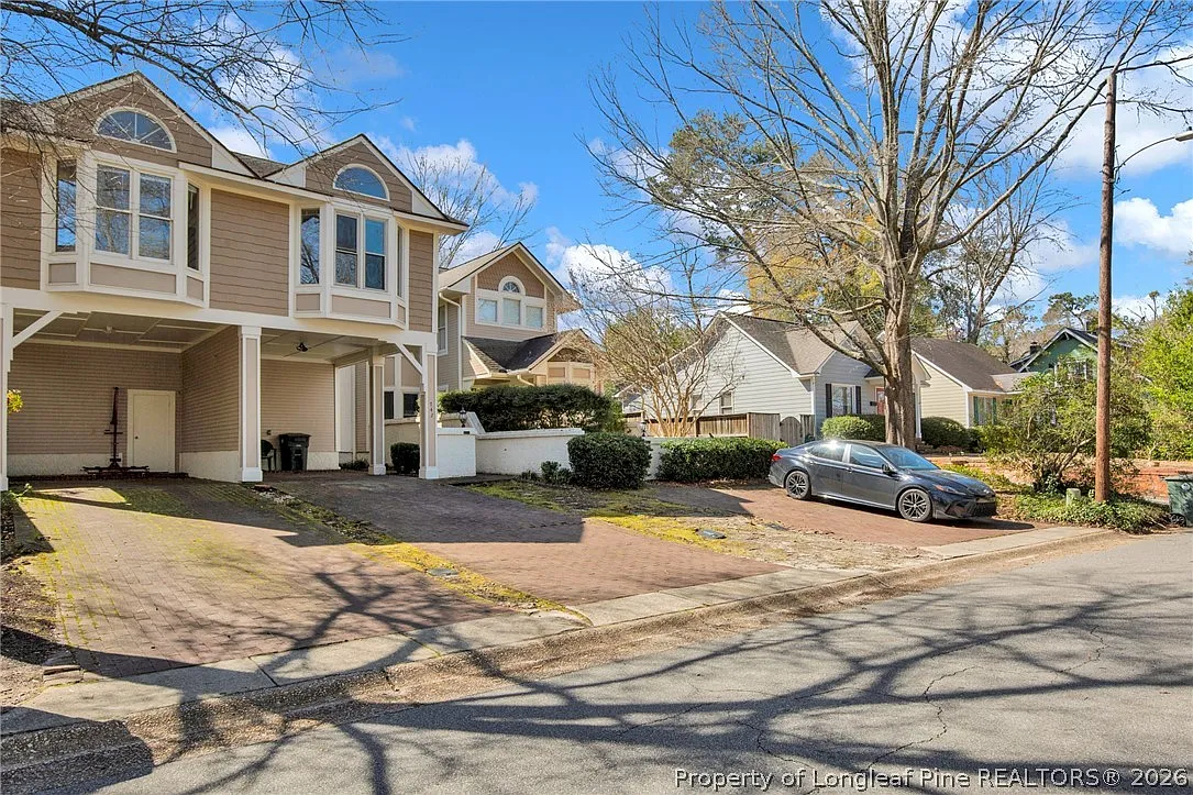 3 bed, 2.5 bath, 1570 sqft, $1,600 — Photo 2