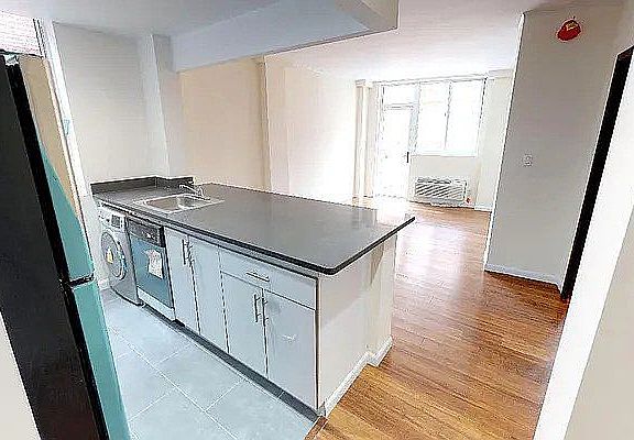 4th image of 82-76 116th St #201