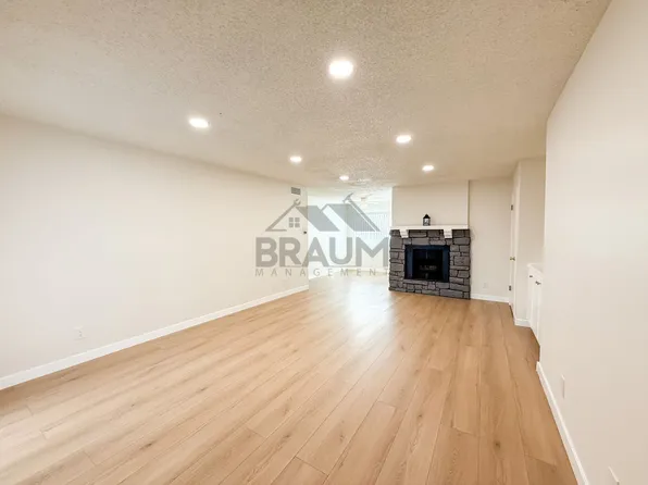 13347 VICTORY, 13347 Victory Blvd APT 107, Van Nuys, CA 91401