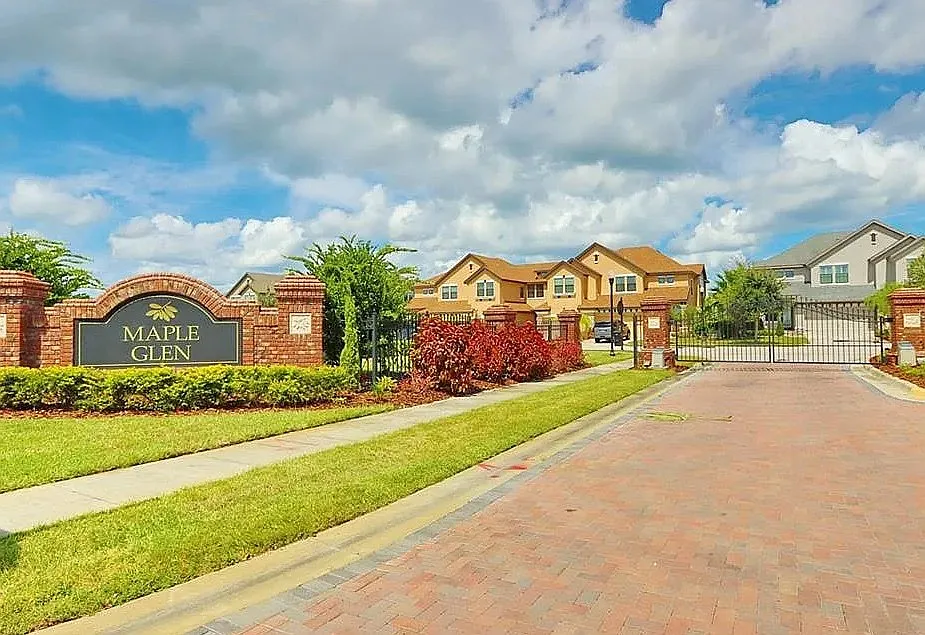 4875 Wandering Way