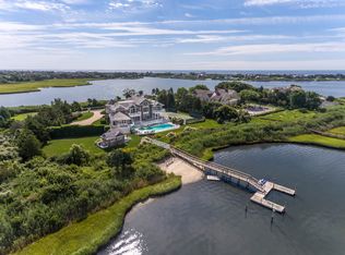 39 Meadow Ln, Quogue, NY 11959