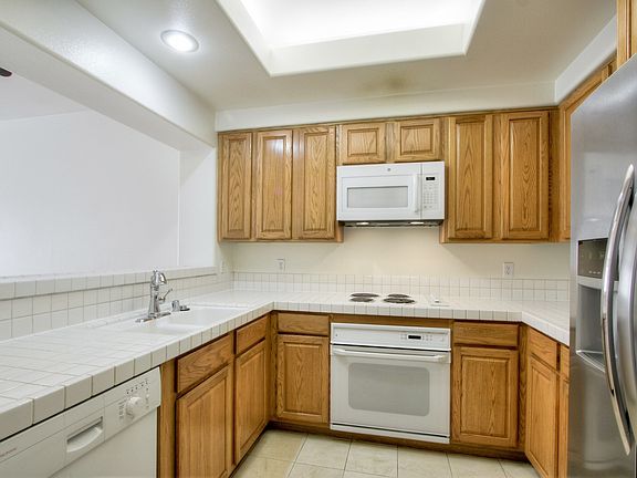 5th image of 144 S 3rd St Unit 208