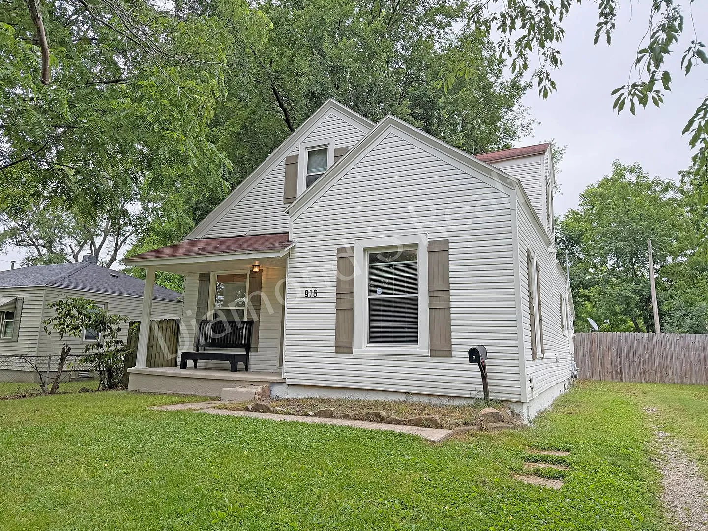 Beautifully Updated 4 Bedroom Home Available Now — Photo 2