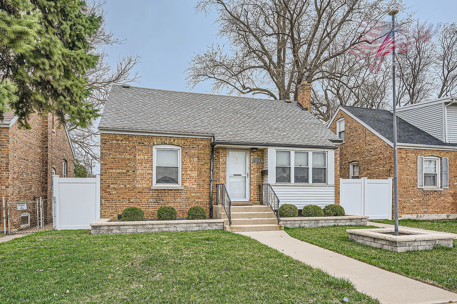 3254 W 115th St photo 1