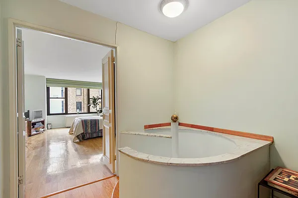 Sold by Nest Seekers International | media 9