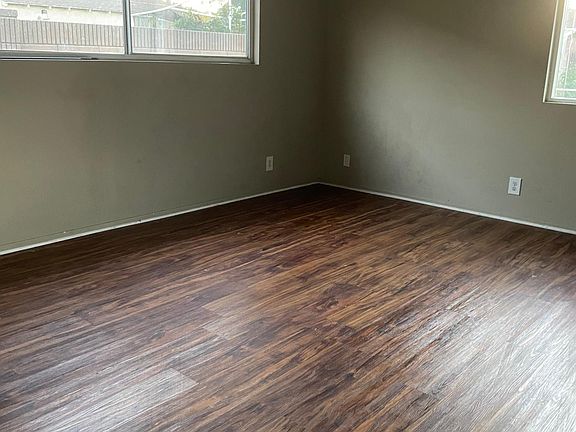 4th image of 5835 Dunrobin Ave