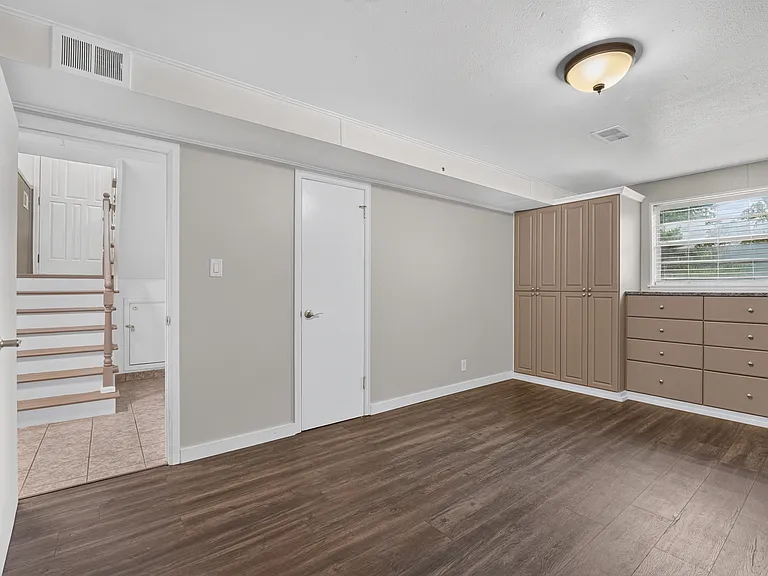 11509 Ogden St — Photo 23
