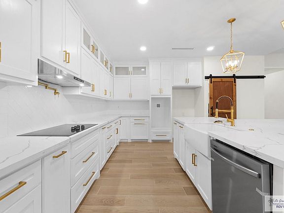 3rd image of 7632 Gladiola St