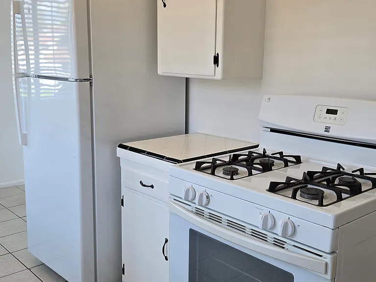 3552 Locke Ave — Photo 10