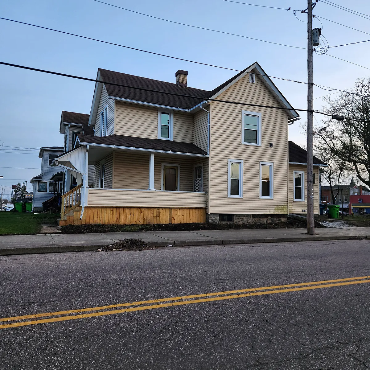 Building Photo - 212 1st St NW #1