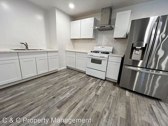 2nd image of 489 Laurel Ave #E