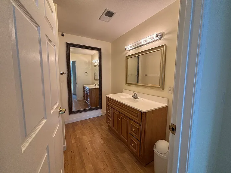 512 Delaware #D — Photo 7