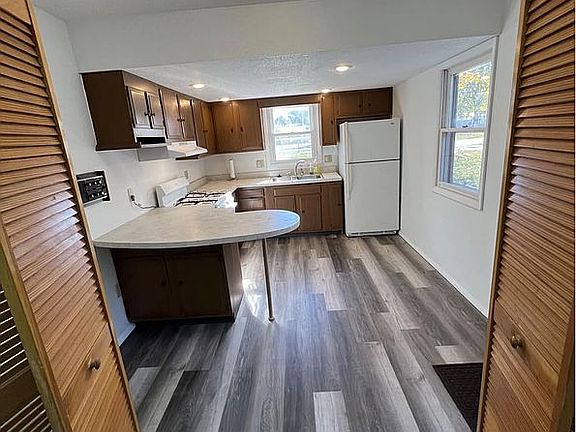 3rd image of 2523 Ridge Ave