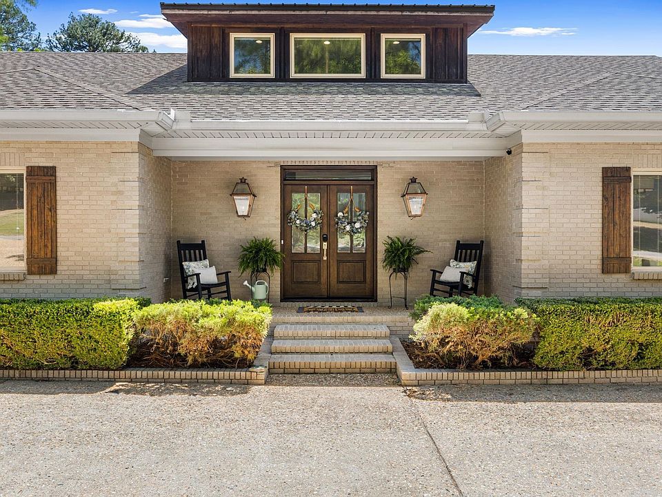 1st image of 188 Valley Club Cir