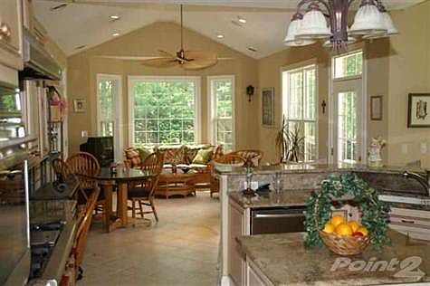 5th image of 88 Doral Dr