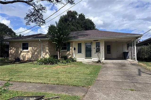 3 bed, 2.0 bath, 1360 sqft, $2,100 — Photo 1