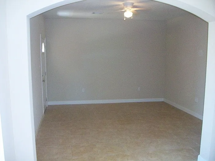 Maxine Garden Townhomes - D — Photo 4