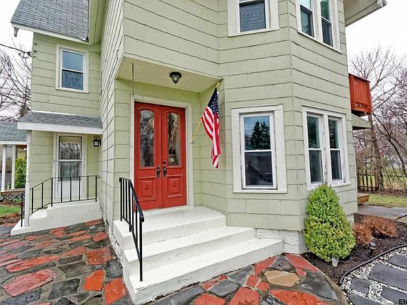 4th image of 28 Voorheesville Ave