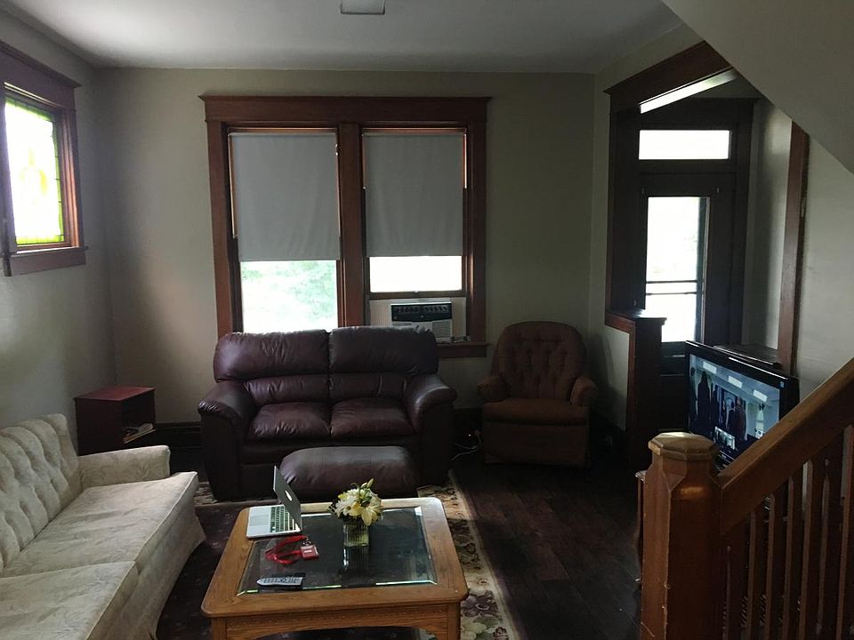 2nd image of 24 Parker St