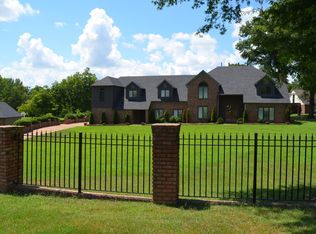 1103 E Timberlake Dr, Cordova, TN 38018