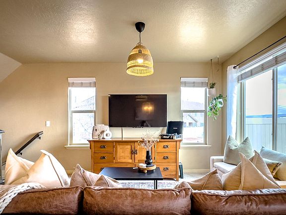 55" Smart Tv Perfect for streaming all your favorite apps!