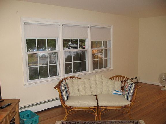 3rd image of 3 Huguenot St APT 1