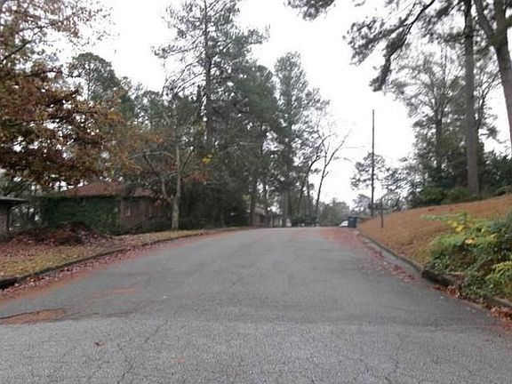 Exterior Neighborhood (street photo)