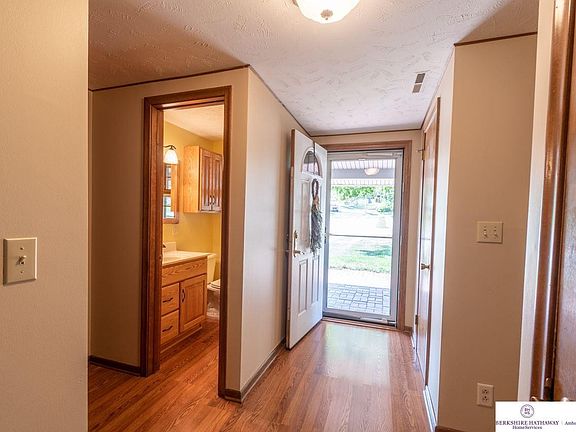 5th image of 2423 S 113th Ave