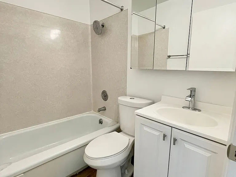 Village Vista Apartments — Photo 82