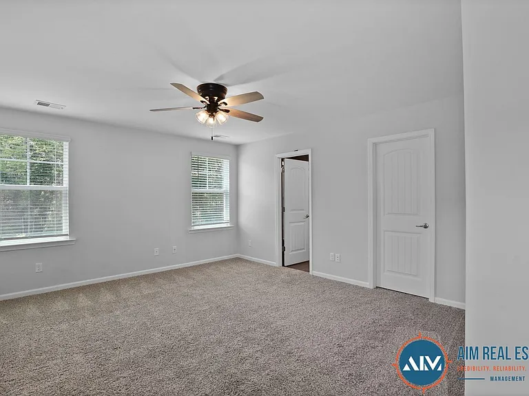85 Conifer St — Photo 31