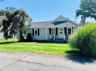 11 Seneca St, Cumberland, RI 02864