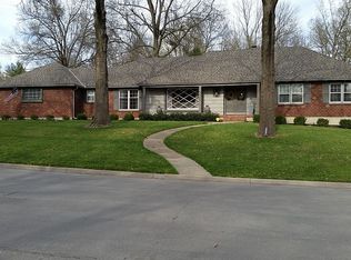 9727 Ensley Ln, Leawood, KS 66206