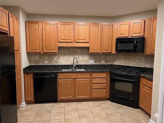 3rd image of 601 W Rand Rd APT 109