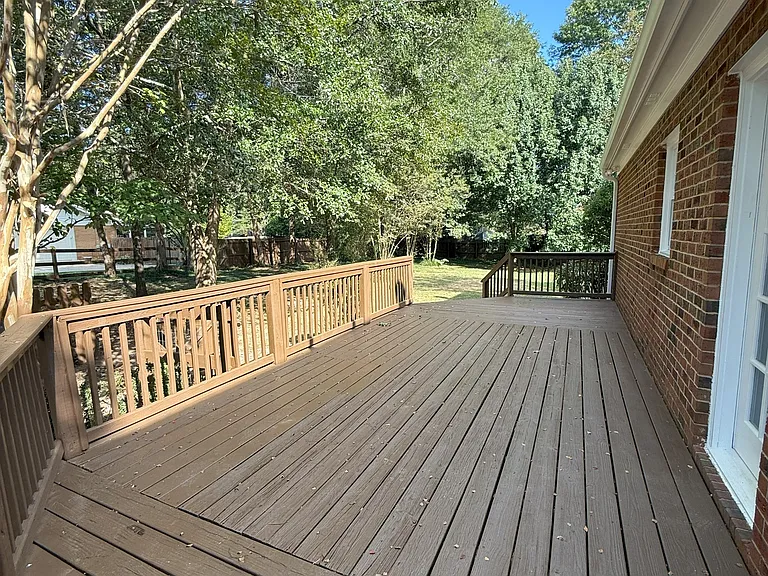 1050 Aiken Rd — Photo 16