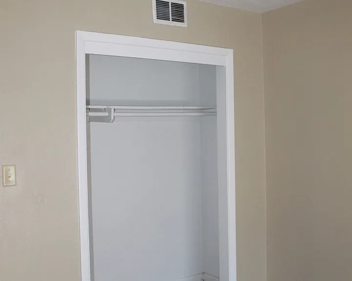 641 E Frolich Dr — Photo 12