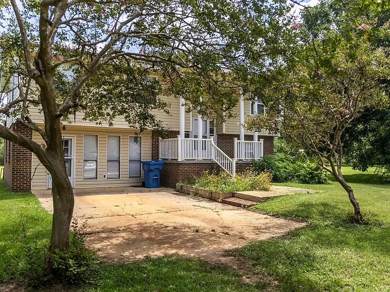 526 County Road 618 — Photo 8