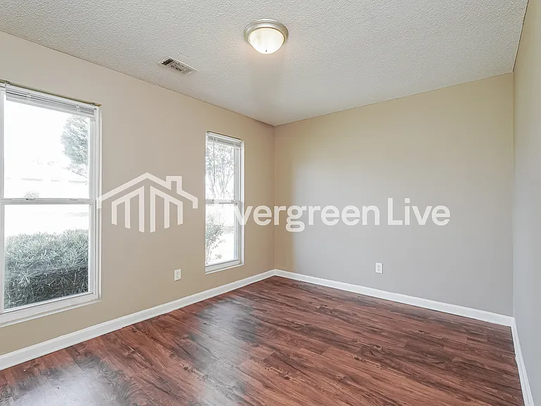 3345 Hamden St — Photo 14