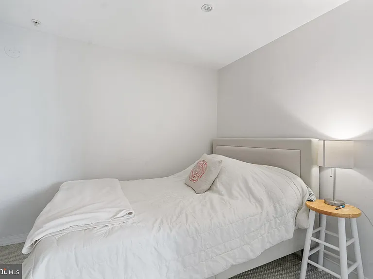 616 E St NW #304 — Photo 8