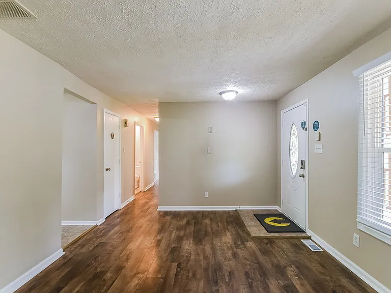 4825 Manker St — Photo 5