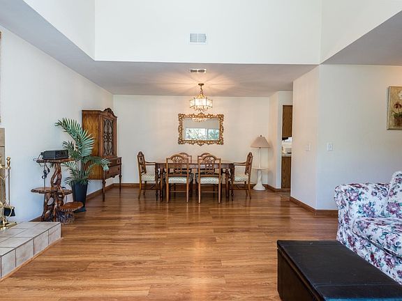 5th image of 276 Barbara Ln