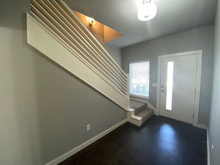 17612 Hampton Park Dr #B — Photo 3