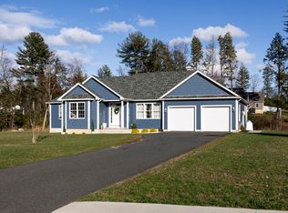 8 Noble Steed Xing, Southwick, MA 01077