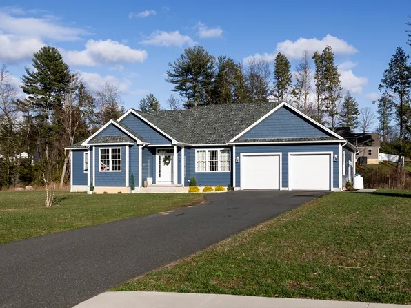 8 Noble Steed Xing, Southwick, MA 01077